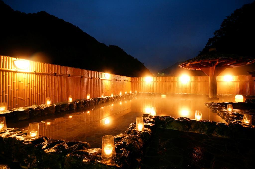 Hotel Kikunoyu Maniwa Exterior photo
